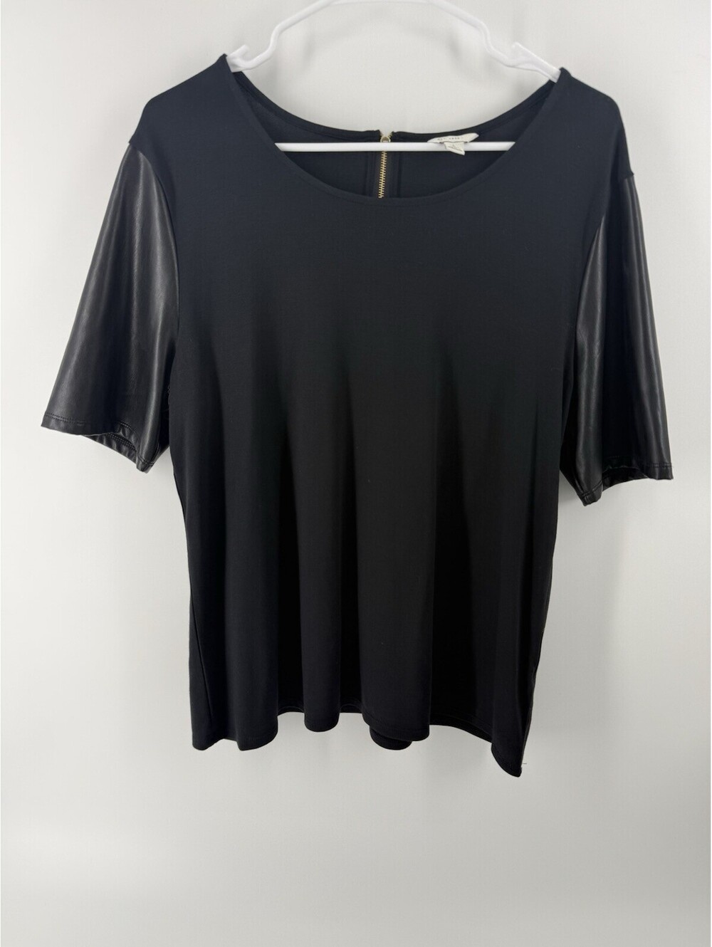 C. Est. 1946 Black Top Faux Leather Sleeves Back Gold Zipper Size Large